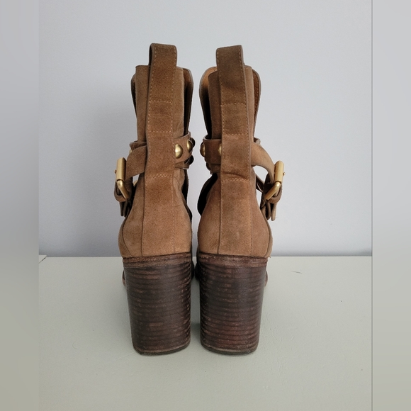 SEE BY CHLOE tan suede heeled booties with belt detail and gold studs - Picture 4 of 7